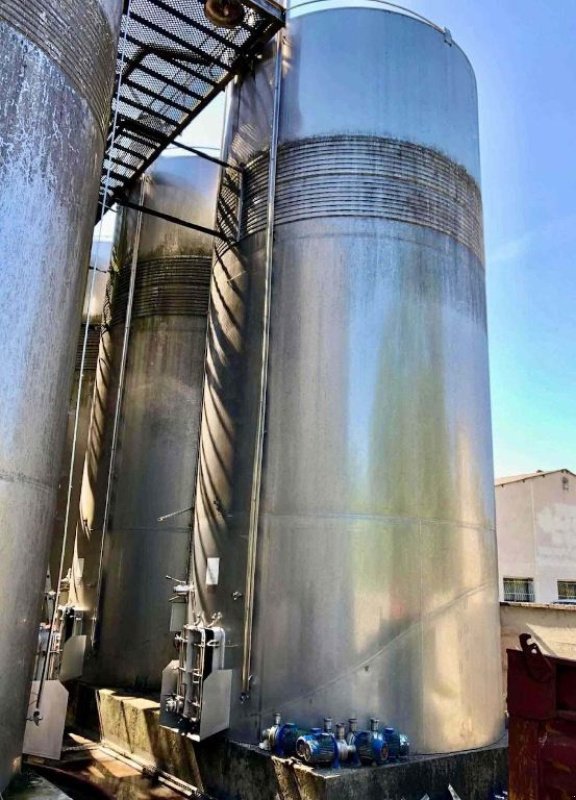 Sonstige Obsttechnik & Weinbautechnik Türe ait Sonstige | Cuve inox - Fond cuillère sur jupe - 700 HL, Gebrauchtmaschine içinde Monteux (resim 7)